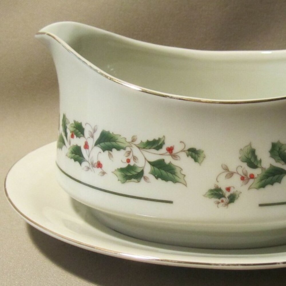 Fine China of Japan Holly Holiday Gravy Boat with Attached Underplate PERFECT!